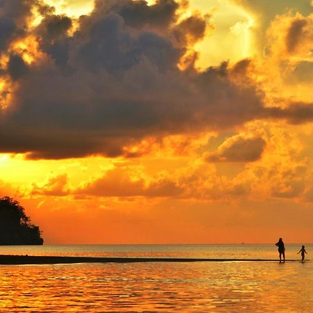 Adventure Camp Beach Resort Sablayan Bagian luar foto